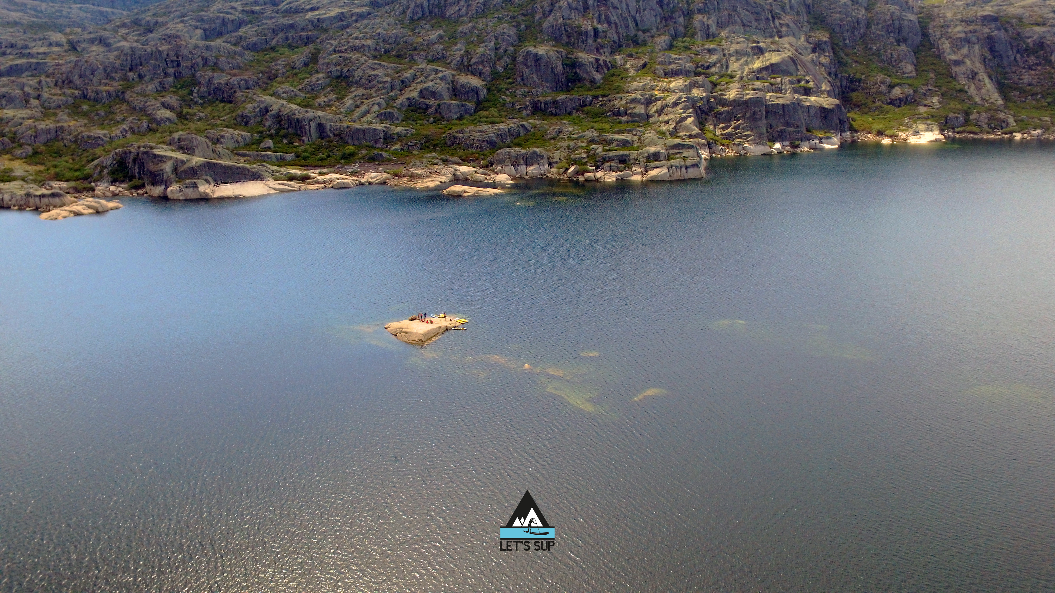 Let's SUP lagoa comprida serra da estrela stand up paddle passeio tours drone